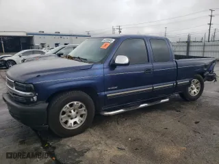 2001 Chevrolet Silverado 1500 LS with VIN 2GCEC19V111175185, listed as a Copart auction lot 44200645 with 188,146 mi miles and Salvage Title. Bid and sale history available at carsss.com. Image 1.