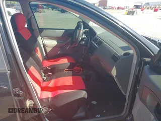 2005 Ford Focus S с VIN 1FAFP34N45W101548, выставлен на аукционе IAAI как лот 42607412 с пробегом 180 785 миль миль и . История ставок и продаж доступна на DreamBid. Изображение 5.