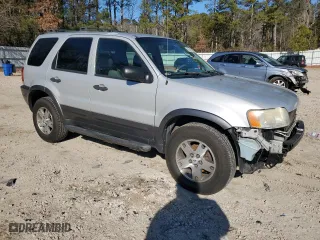 2003 Ford Escape XLT Popular with VIN 1FMYU03163KB45334, listed as a Copart auction lot 86947804 with 121,234 mi miles and Salvage Title. Bid and sale history available at carsss.com. Image 4.