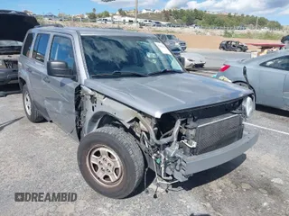 2015 Jeep Patriot Sport with VIN 1C4NJPBB7FD402500, listed as a IAAI auction lot 41912943 with 116,318 mi miles. Bid and sale history available at carsss.com. Image 1.