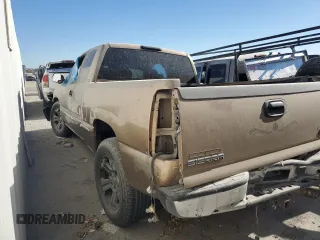 2000 GMC New Sierra 1500 SL with VIN 1GTEC19V8YZ152553, listed as a Copart auction lot 74640134 with 0 mi miles and Non Repairable. Bid and sale history available at carsss.com. Image 2.