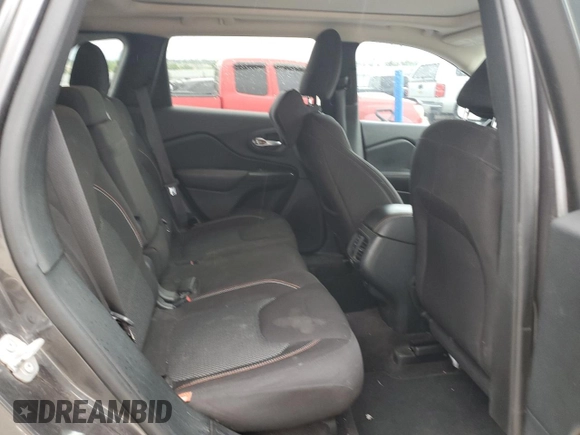 2016 Jeep Cherokee Latitude z VIN 1C4PJMCSXGW321339, wystawiony jako Copart lot #59955005 z przebiegiem 136 027 mil mil oraz Szkoda całkowita • Salvage title. Historia ofert i sprzedaży dostępna na DreamBid. Obrazek 11.