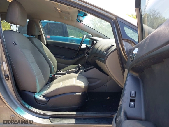 2016 Kia Forte EX with VIN KNAFX4A8XG5522646, listed as a IAAI auction lot 41981647 with 109,843 mi miles. Bid and sale history available at carsss.com. Image 5.