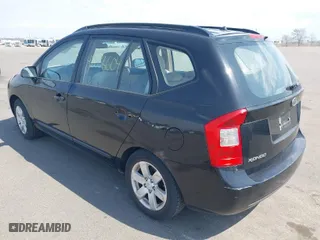 2007 Kia Rondo LX with VIN KNAFG525877029532, listed as a IAAI auction lot 42036604 with 225,698 mi miles. Bid and sale history available at carsss.com. Image 3.