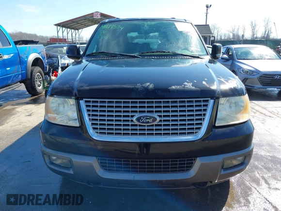 2004 Ford Expedition Special Service with VIN 1FMPU16L44LA17586, listed as a IAAI auction lot 41619534 with 140,299 mi miles. Bid and sale history available at carsss.com. Image 13.