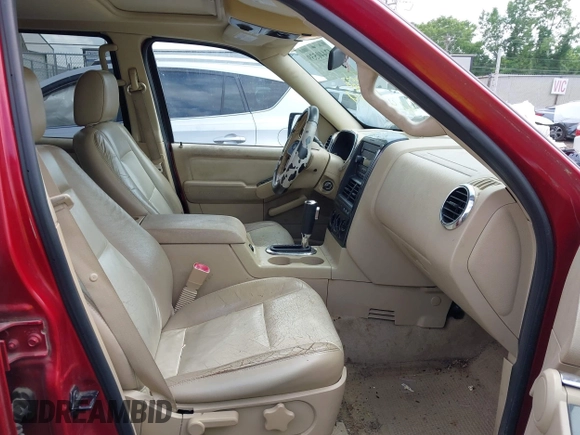 2006 Ford Explorer XLT z VIN 1FMEU73E46UB59076, wystawiony jako IAAI lot #42440539 z przebiegiem 166 077 mil mil oraz . Historia ofert i sprzedaży dostępna na DreamBid. Obrazek 5.