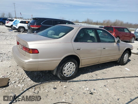 1998 Toyota Camry LE z VIN 4T1BG22K0WU858838, wystawiony jako Copart lot #53525565 z przebiegiem 133 777 mil mil oraz Czysty tytuł • Clean title. Historia ofert i sprzedaży dostępna na DreamBid. Obrazek 3.