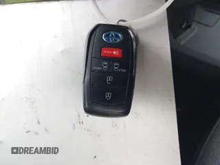 2022 Toyota Sienna LE z VIN 5TDKRKEC1NS099302, wystawiony jako IAAI lot #42243486 z przebiegiem 209 339 mil mil oraz . Historia ofert i sprzedaży dostępna na DreamBid. Obrazek 11.