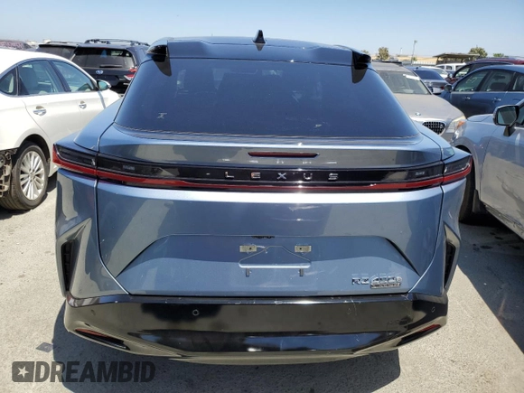 2023 Lexus RZ 450e Premium z VIN JTJAAAAB3PA000731, wystawiony jako Copart lot #57350214 z przebiegiem 7 642 mil mil oraz Szkoda całkowita • Salvage title. Historia ofert i sprzedaży dostępna na DreamBid. Obrazek 6.