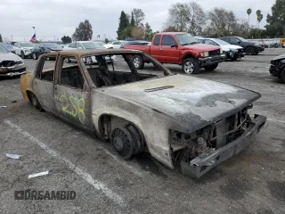 1988 Cadillac DeVille z VIN 1G6CD5155J4224547, wystawiony jako Copart lot #42850345 z przebiegiem Nie podano mil oraz Nie do naprawy • Non repairable. Historia ofert i sprzedaży dostępna na DreamBid. Obrazek 4.
