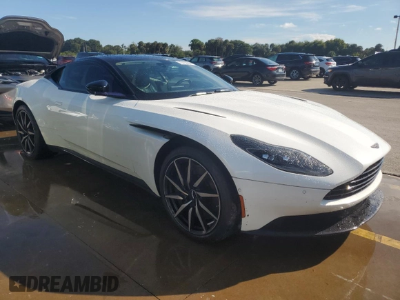 2019 Aston Martin DB11 V8 z VIN SCFRMFAW0KGL05298, wystawiony jako Copart lot #73723684 z przebiegiem Nie podano mil oraz Nie do naprawy. Historia ofert i sprzedaży dostępna na DreamBid. Obrazek 4.