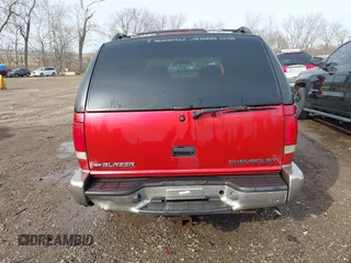 2000 Chevrolet Blazer LT z VIN 1GNDT13W2Y2163805, wystawiony jako IAAI lot #41537780 z przebiegiem 170 527 mil mil oraz . Historia ofert i sprzedaży dostępna na DreamBid. Obrazek 16.