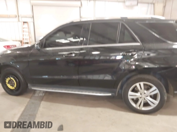 2014 Mercedes-Benz M 350 with VIN 4JGDA5HB5EA412462, listed as a IAAI auction lot 41328771 with 160,856 mi miles and . Bid and sale history available at carsss.com. Image 15.
