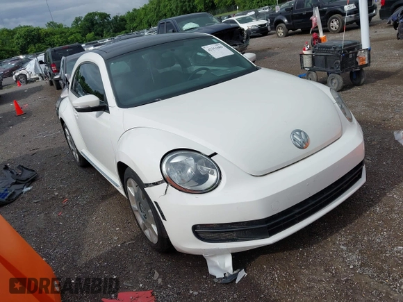 2013 Volkswagen Beetle 2.5L с VIN 3VWJP7AT8DM666427, выставлен на аукционе IAAI как лот 42351089 с пробегом 121 659 миль миль и . История ставок и продаж доступна на DreamBid. Изображение 6.
