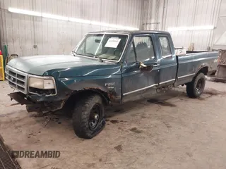 1996 Ford F-250 with VIN 1FTHX26F1TEB38000, listed as a IAAI auction lot 41199942 with 324,532 mi miles. Bid and sale history available at carsss.com. Image 18.