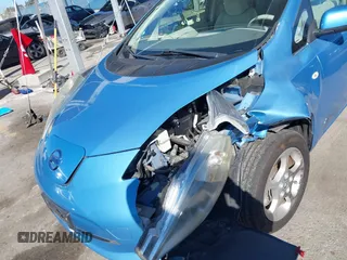 2011 Nissan LEAF SL-e with VIN JN1AZ0CP5BT007243, listed as a IAAI auction lot 41656364 with 36,042 mi miles. Bid and sale history available at carsss.com. Image 6.