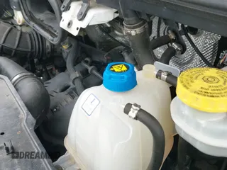 2018 Ram ProMaster Cargo z VIN 3C6TRVCG5JE138772, wystawiony jako IAAI lot #41544444 z przebiegiem 87 477 mil mil oraz . Historia ofert i sprzedaży dostępna na DreamBid. Obrazek 19.