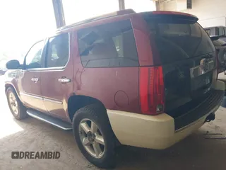 2008 Cadillac Escalade z VIN 1GYFK63828R163047, wystawiony jako IAAI lot #42434421 z przebiegiem 239 964 mil mil oraz . Historia ofert i sprzedaży dostępna na DreamBid. Obrazek 3.
