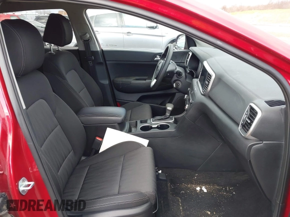 2022 Kia Sportage LX with VIN KNDPMCAC5N7009840, listed as a IAAI auction lot 41922293 with 32,647 mi miles and . Bid and sale history available at DreamBid. Image 5.