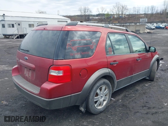 2006 Ford Freestyle SE with VIN 1FMZK04106GA36254, listed as a IAAI auction lot 42031030 with 112,029 mi miles. Bid and sale history available at carsss.com. Image 4.