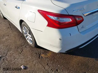 2017 Nissan Altima 2.5 SR with VIN 1N4AL3AP7HC162393, listed as a IAAI auction lot 41057884 with 172,433 mi miles. Bid and sale history available at carsss.com. Image 19.