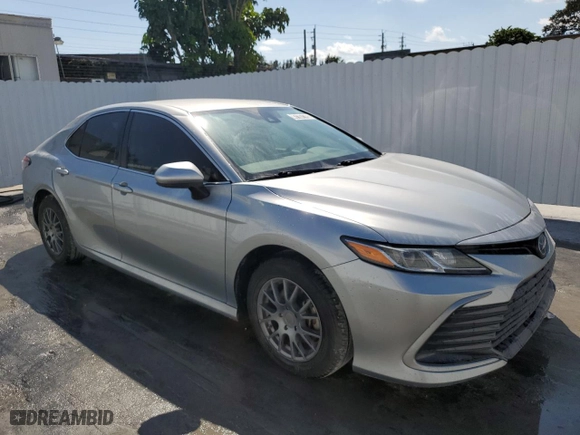 2022 Toyota Camry Hybrid LE with VIN 4T1C31AK6NU575340, listed as a Copart auction lot 47107145 with 51,979 mi miles and Clean Title. Bid and sale history available at carsss.com. Image 4.