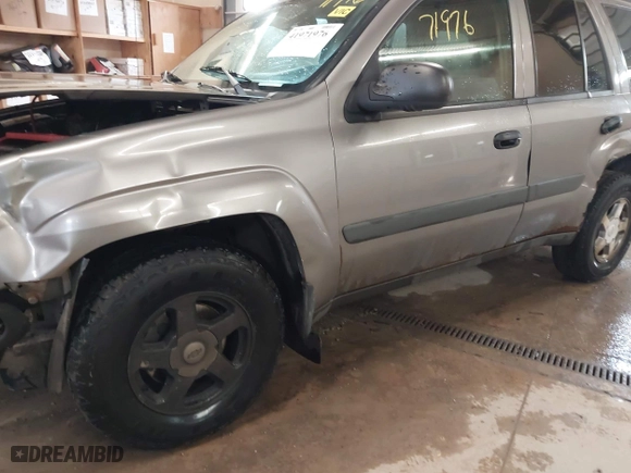 2005 Chevrolet TrailBlazer LT with VIN 1GNDT13S052265841, listed as a IAAI auction lot 41971976 with 1 mi miles. Bid and sale history available at carsss.com. Image 6.