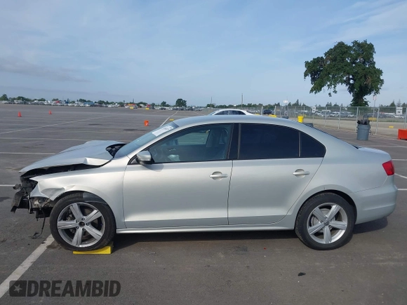 2011 Volkswagen Jetta SE with VIN 3VWDZ7AJ3BM369312, listed as a IAAI auction lot 42044977 with 107,695 mi miles and . Bid and sale history available at DreamBid. Image 15.