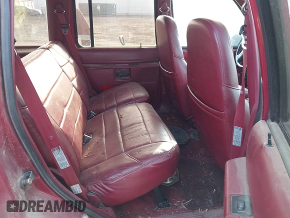 1994 Ford Explorer Eddie Bauer z VIN 1FMDU34X8RUB03358, wystawiony jako IAAI lot #41753389 z przebiegiem 2 084 mil mil oraz . Historia ofert i sprzedaży dostępna na DreamBid. Obrazek 8.