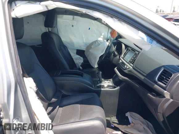 2017 Toyota Highlander Limited with VIN 5TDYZRFH4HS210037, listed as a IAAI auction lot 42666780 with 89,540 mi miles and . Bid and sale history available at DreamBid. Image 5.