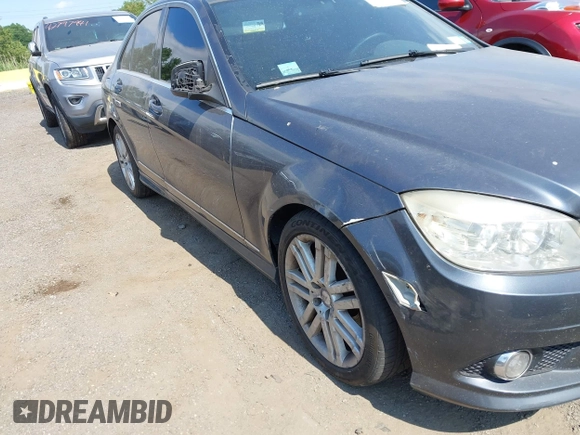 2008 Mercedes-Benz C 300 Sport z VIN WDDGF81XX8F048417, wystawiony jako IAAI lot #42797168 z przebiegiem 165 374 mil mil oraz . Historia ofert i sprzedaży dostępna na DreamBid. Obrazek 6.