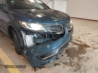 2016 Lincoln MKX Premiere z VIN 2LMTJ8JR7GBL40163, wystawiony jako IAAI lot #42231884 z przebiegiem 143 870 mil mil oraz . Historia ofert i sprzedaży dostępna na DreamBid. Obrazek 6.