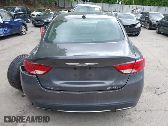 2015 Chrysler 200 C z VIN 1C3CCCEG4FN512713, wystawiony jako IAAI lot #42285227 z przebiegiem 109 379 mil mil oraz . Historia ofert i sprzedaży dostępna na DreamBid. Obrazek 16.