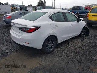 2019 Toyota Yaris L z VIN 3MYDLBYV5KY506616, wystawiony jako IAAI lot #41905500 z przebiegiem 62 758 mil mil oraz . Historia ofert i sprzedaży dostępna na DreamBid. Obrazek 4.