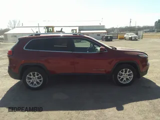 2014 Jeep Cherokee Latitude with VIN 1C4PJMCS7EW229179, listed as a IAAI auction lot 41793922 with 137,042 mi miles. Bid and sale history available at carsss.com. Image 13.