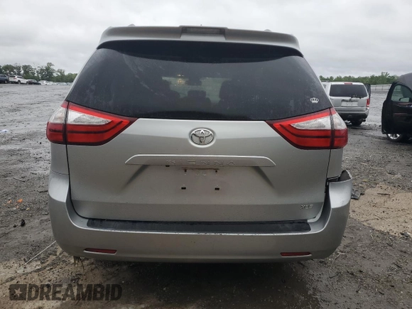 2019 Toyota Sienna XLE Auto Access Seat z VIN 5TDYZ3DC1KS969465, wystawiony jako Copart lot #56800805 z przebiegiem 151 485 mil mil oraz Szkoda całkowita • Salvage title. Historia ofert i sprzedaży dostępna na DreamBid. Obrazek 6.