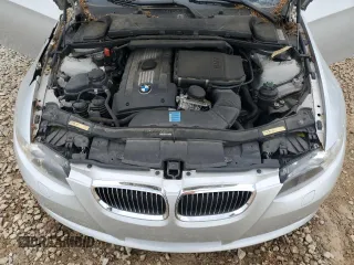 2009 BMW 3 Series 335i z VIN WBAWB73519P044563, wystawiony jako Copart lot #56112405 z przebiegiem 114 219 mil mil oraz Szkoda całkowita • Salvage title. Historia ofert i sprzedaży dostępna na DreamBid. Obrazek 11.