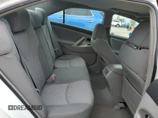 2011 Toyota Camry LE z VIN 4T1BF3EK6BU721532, wystawiony jako Copart lot #56635055 z przebiegiem 184 457 mil mil oraz Szkoda całkowita • Salvage title. Historia ofert i sprzedaży dostępna na DreamBid. Obrazek 10.