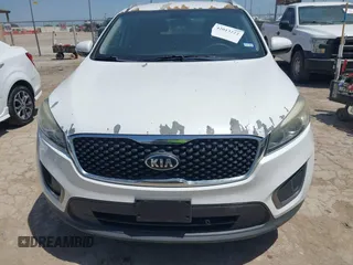 2016 Kia Sorento LX with VIN 5XYPG4A3XGG028712, listed as a IAAI auction lot 42013222 with 112,736 mi miles. Bid and sale history available at carsss.com. Image 12.