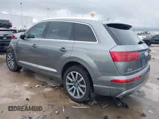 2017 Audi Q7 Premium Plus z VIN WA1LAAF77HD056813, wystawiony jako IAAI lot #42086340 z przebiegiem 83 774 mil mil oraz . Historia ofert i sprzedaży dostępna na DreamBid. Obrazek 3.