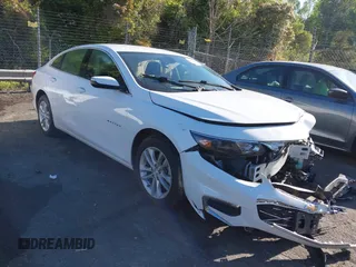 2018 Chevrolet Malibu LT z VIN 1G1ZD5ST1JF215880, wystawiony jako IAAI lot #42025365 z przebiegiem 100 587 mil mil oraz . Historia ofert i sprzedaży dostępna na DreamBid. Obrazek 1.