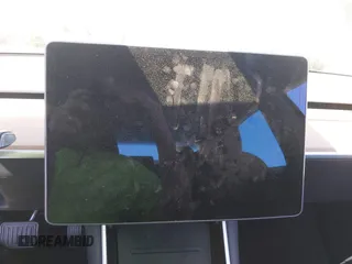 2020 Tesla Model 3 Performance z VIN 5YJ3E1EC2LF587069, wystawiony jako IAAI lot #42063691 z przebiegiem Nie podano mil oraz . Historia ofert i sprzedaży dostępna na DreamBid. Obrazek 14.