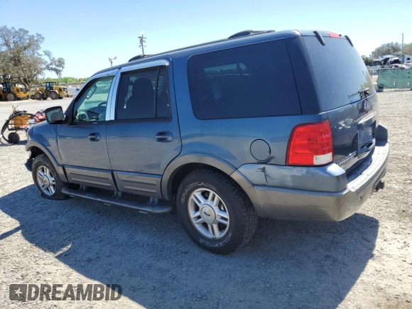 2004 Ford Expedition Special Service with VIN 1FMPU15L14LB12706, listed as a Copart auction lot 49137855 with 118,306 mi miles and Salvage Title. Bid and sale history available at carsss.com. Image 2.