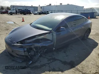 2023 Tesla Model 3 z VIN 5YJ3E1EA3PF714142, wystawiony jako Copart lot #45581285 z przebiegiem 31 197 mil mil oraz Szkoda całkowita • Salvage title. Historia ofert i sprzedaży dostępna na DreamBid. Obrazek 1.