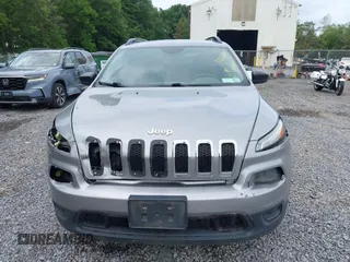 2016 Jeep Cherokee Altitude z VIN 1C4PJMAS0GW251840, wystawiony jako IAAI lot #42636245 z przebiegiem 216 061 mil mil oraz . Historia ofert i sprzedaży dostępna na DreamBid. Obrazek 12.