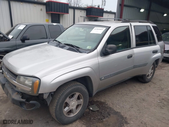 2004 Chevrolet TrailBlazer LT with VIN 1GNDS13S642168175, listed as a IAAI auction lot 41585892 with 167,695 mi miles. Bid and sale history available at carsss.com. Image 2.
