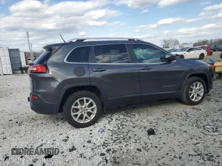 2016 Jeep Cherokee Altitude with VIN 1C4PJLCS2GW288623, listed as a Copart auction lot 50510385 with 124,703 mi miles and Clean Title. Bid and sale history available at carsss.com. Image 3.