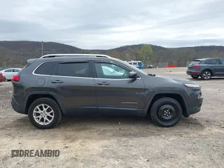 2014 Jeep Cherokee Latitude with VIN 1C4PJMCS5EW201459, listed as a IAAI auction lot 42092653 with 147,430 mi miles. Bid and sale history available at carsss.com. Image 13.