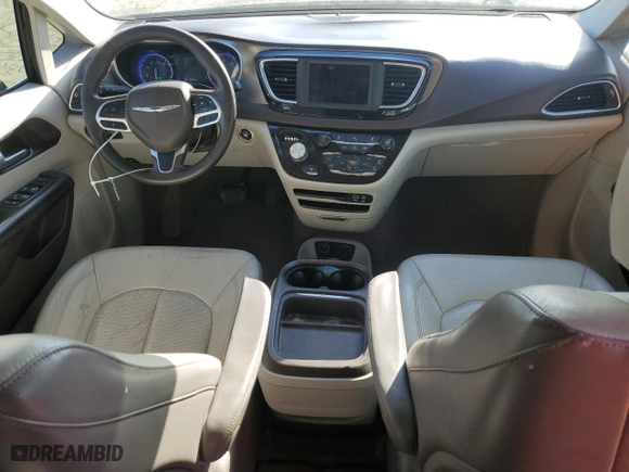 2018 Chrysler Pacifica Touring L with VIN 2C4RC1BG2JR152092, listed as a Copart auction lot 48928095 with NaN miles and Clean Title. Bid and sale history available at carsss.com. Image 8.
