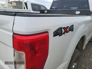 2019 Ford F-250 XL with VIN 1FT7W2B60KEE53020, listed as a IAAI auction lot 42726952 with 175,263 mi miles and . Bid and sale history available at DreamBid. Image 7.